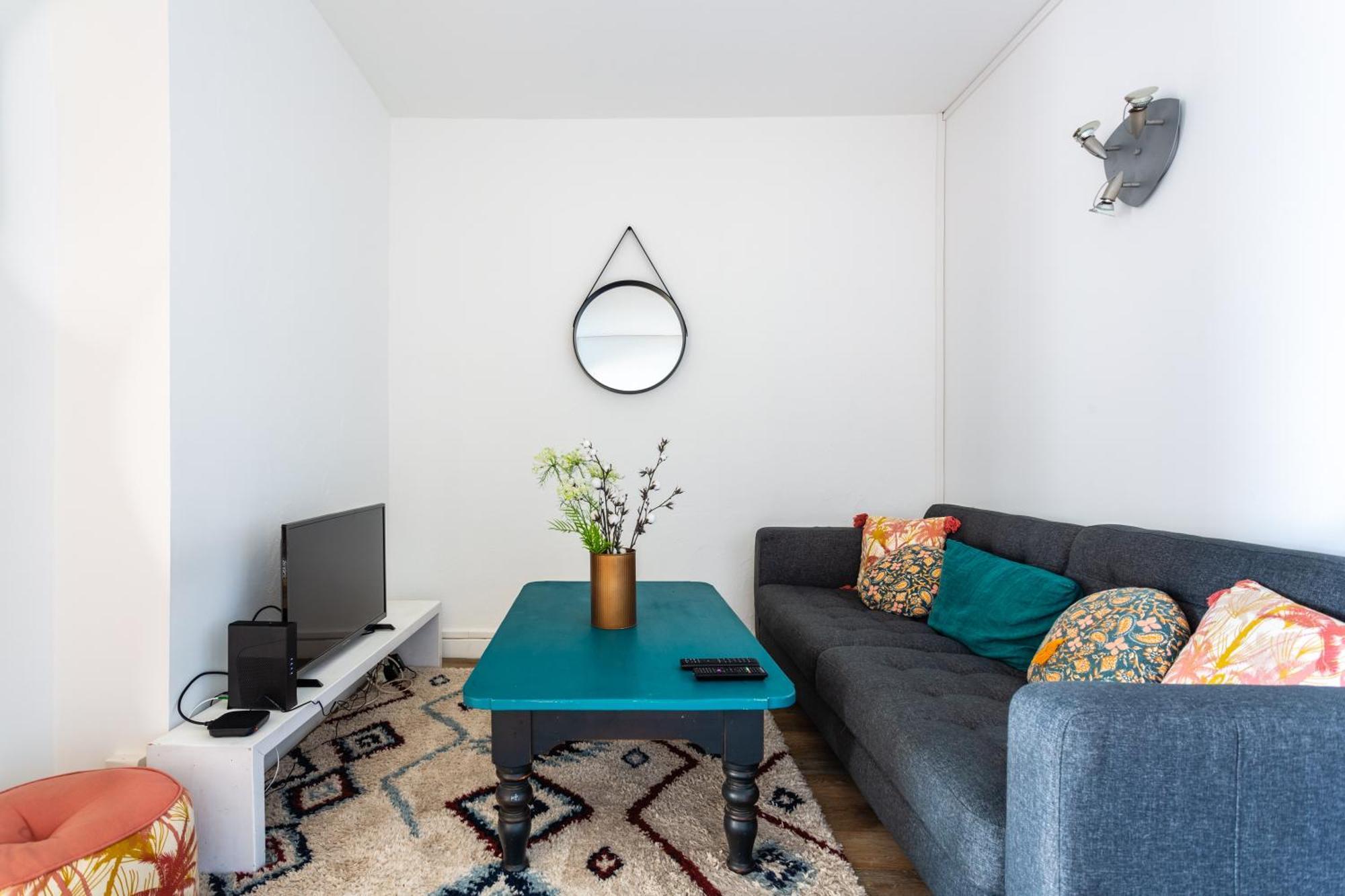 Lumineux A Emplacement Ideal Refait A Neuf * Oullins