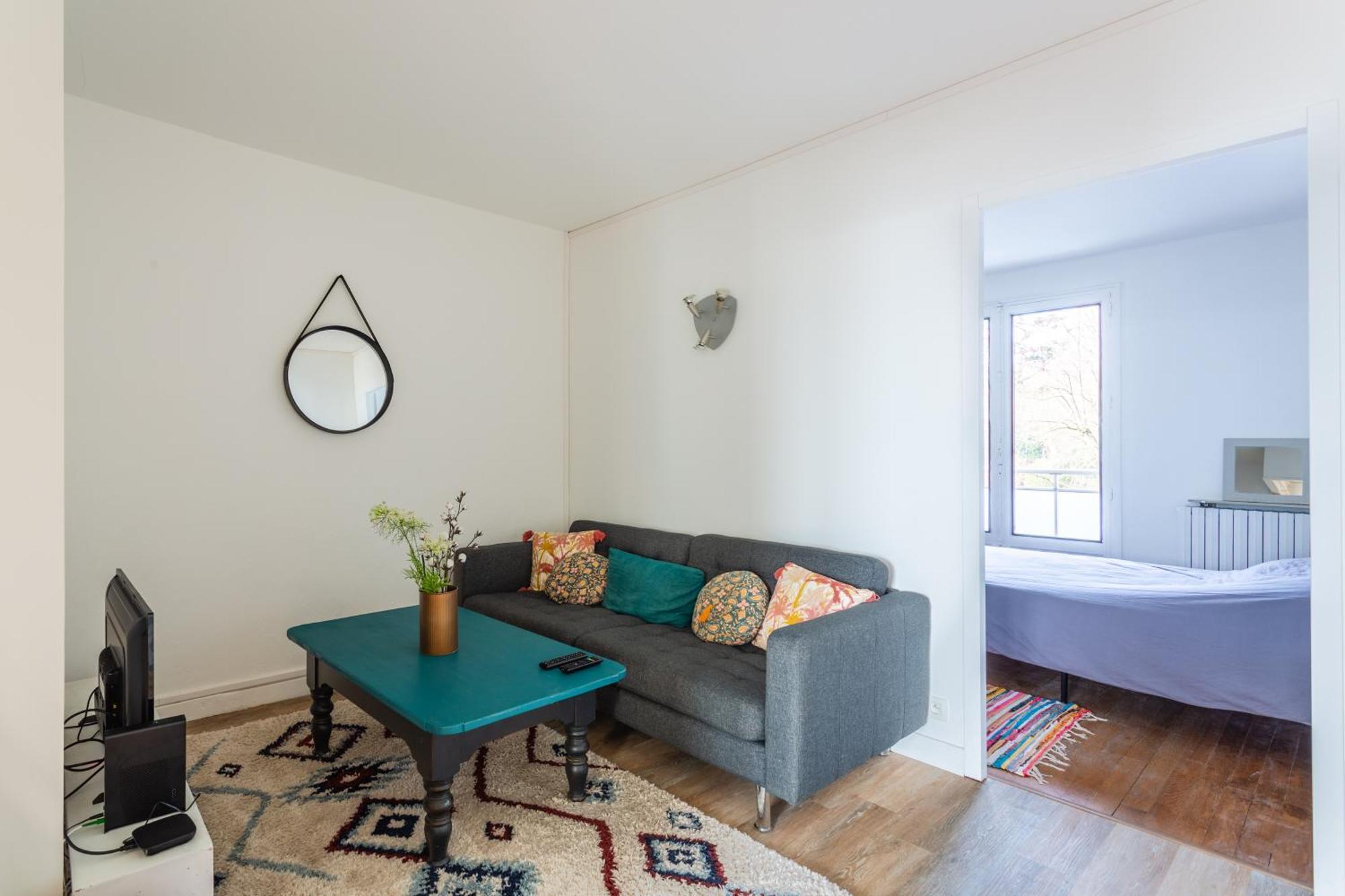 Apartment Lumineux A Emplacement Ideal Refait A Neuf *